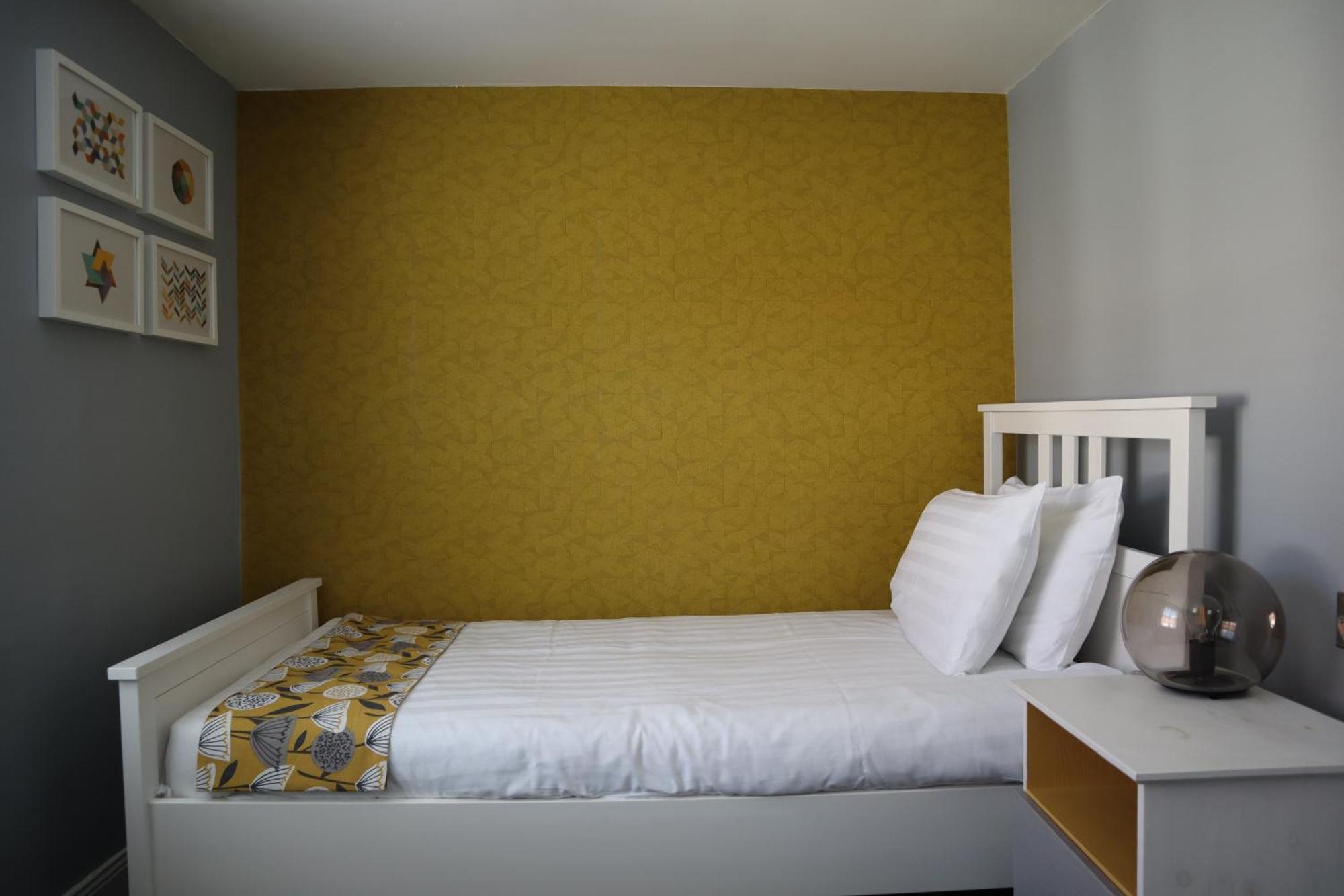 Hardwick Arms 3*