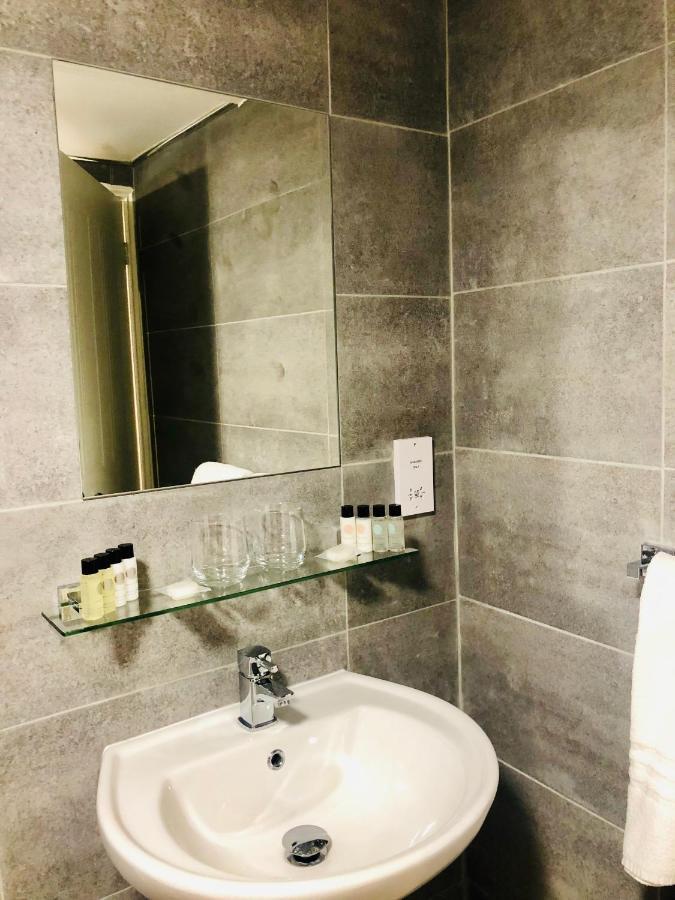 Hardwick Arms 3*